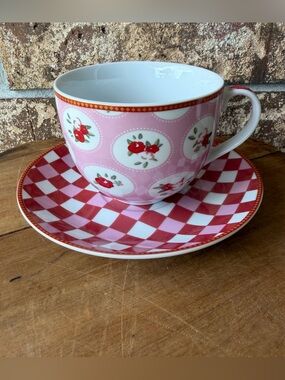 Kent Pottery Teacup & Saucer Poppies & Checks Red Pink Excellent Condition!